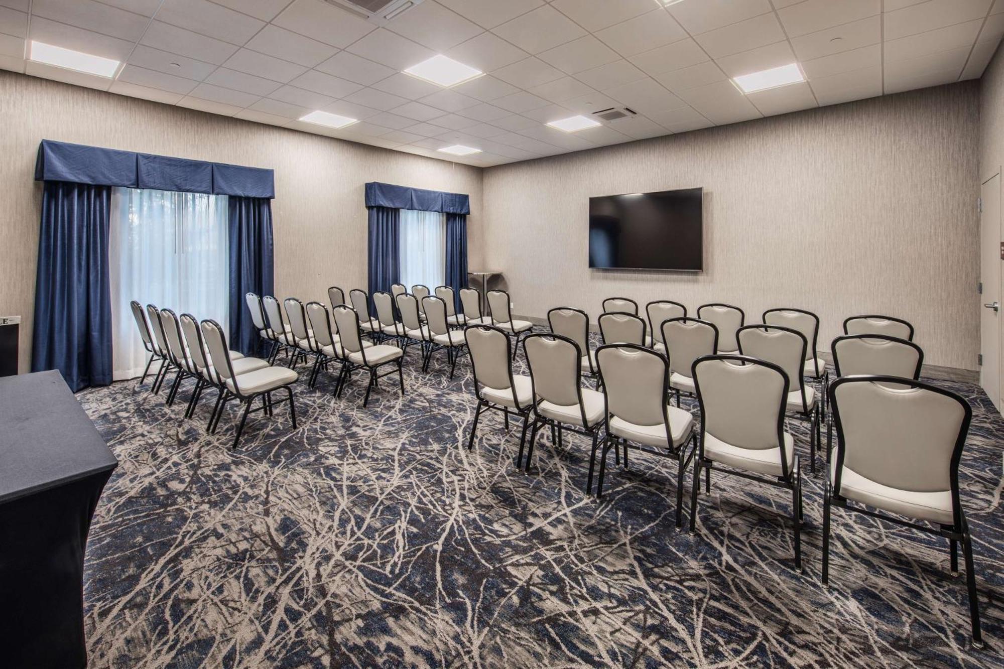 Doubletree By Hilton Monroe Township Cranbury Rossmoor Exterior foto