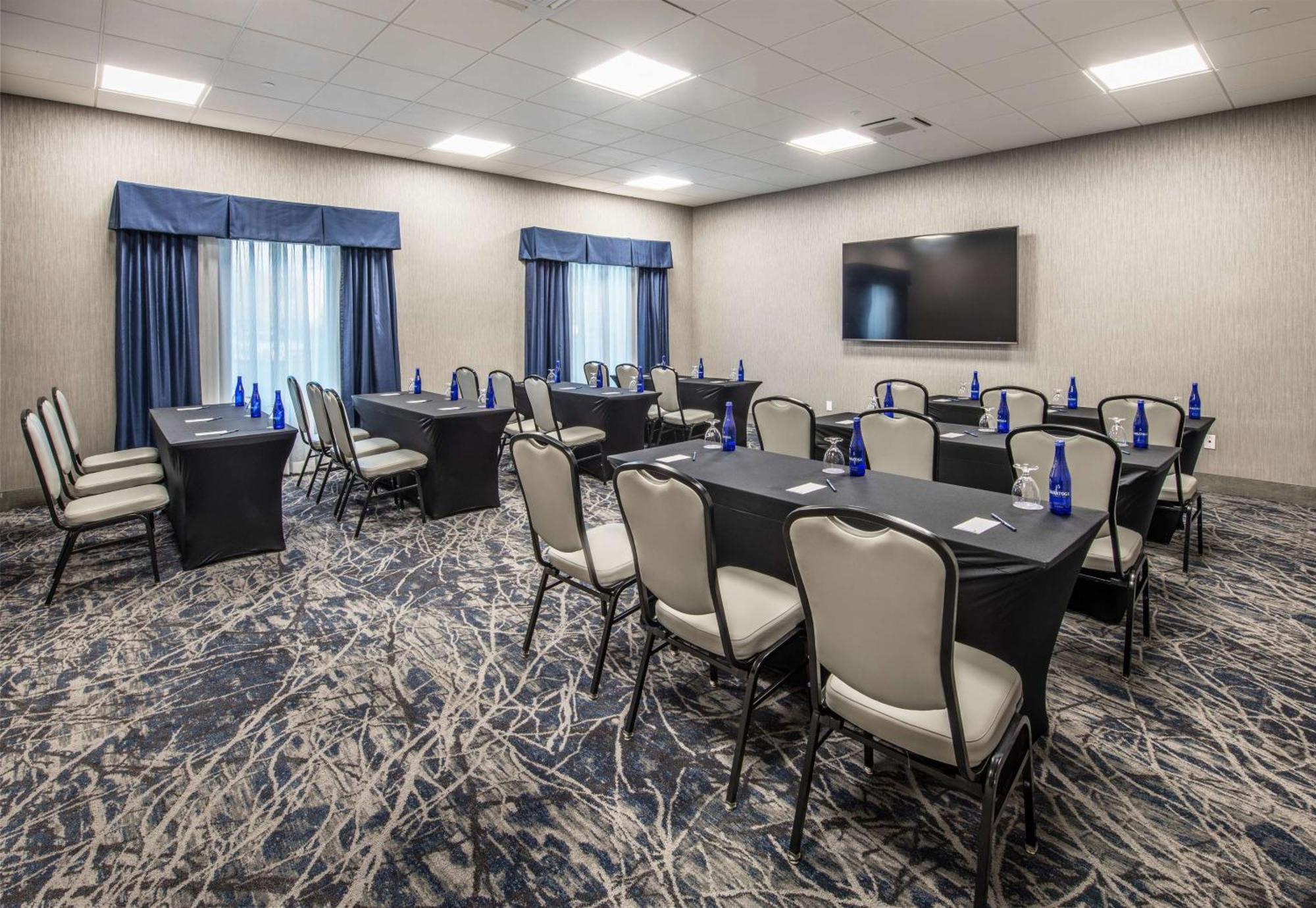 Doubletree By Hilton Monroe Township Cranbury Rossmoor Exterior foto