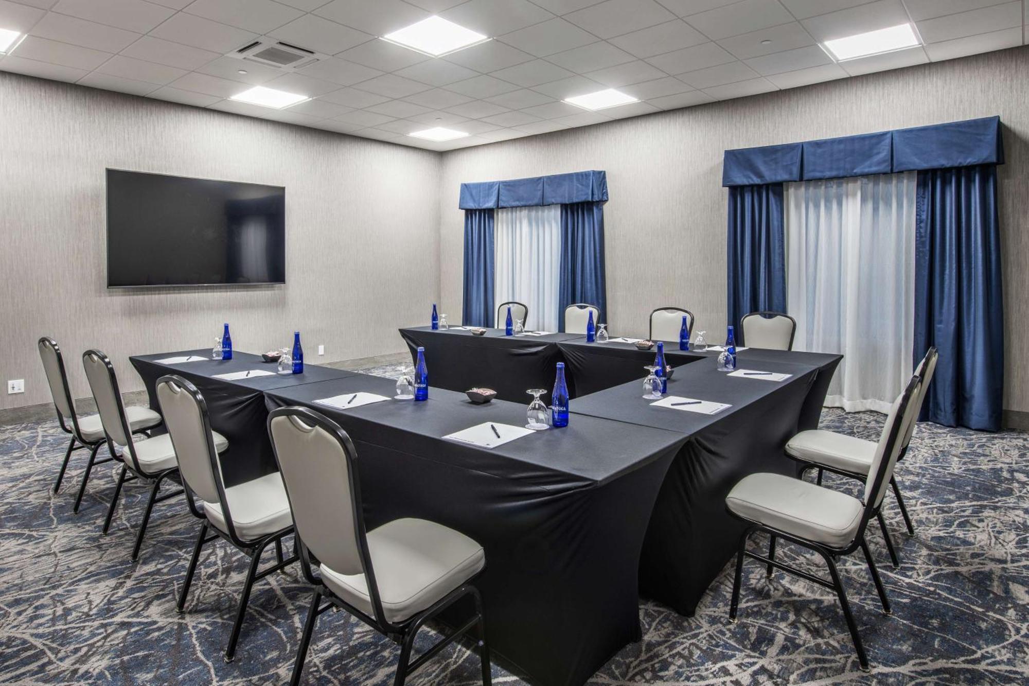 Doubletree By Hilton Monroe Township Cranbury Rossmoor Exterior foto