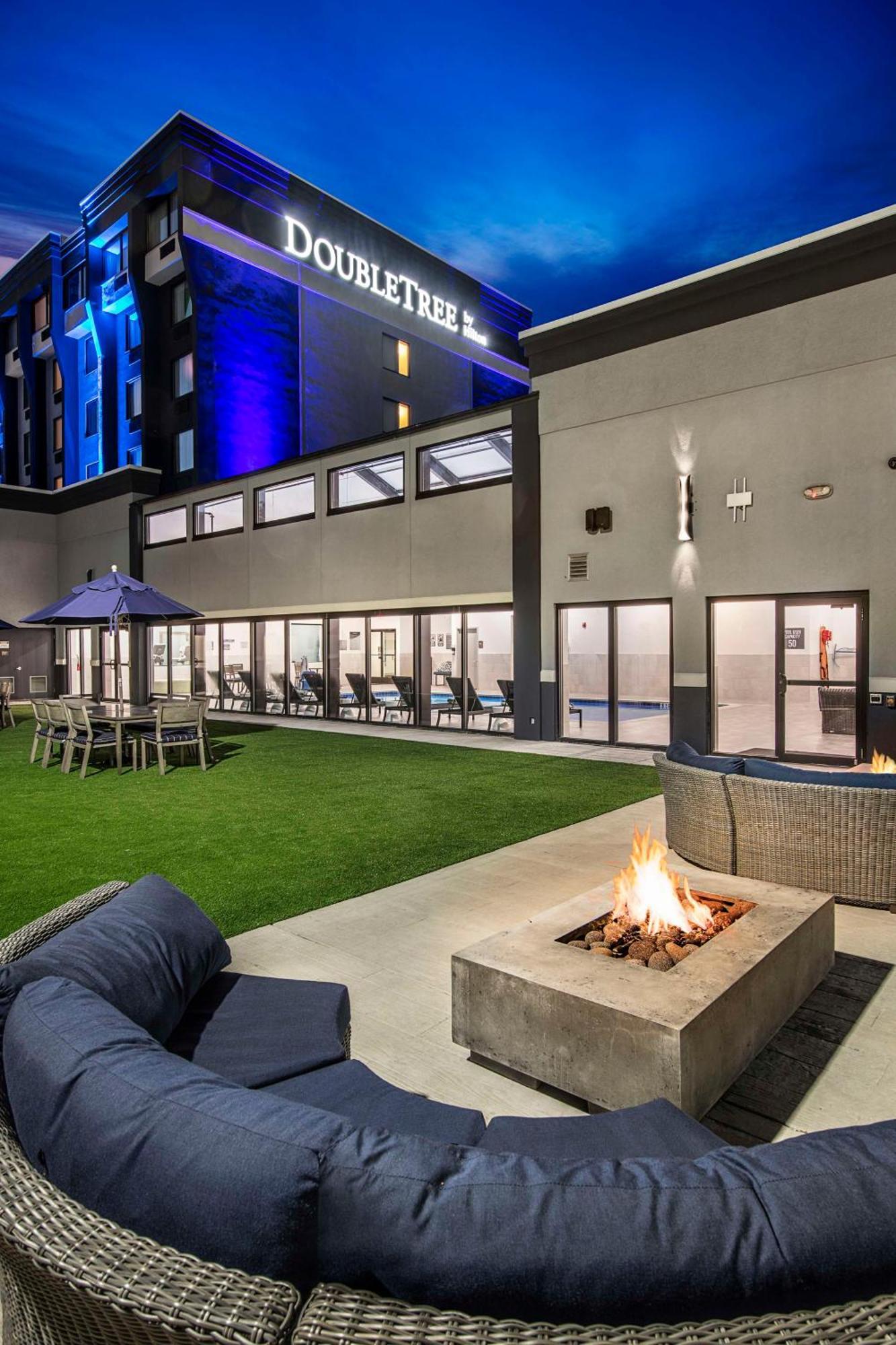 Doubletree By Hilton Monroe Township Cranbury Rossmoor Exterior foto
